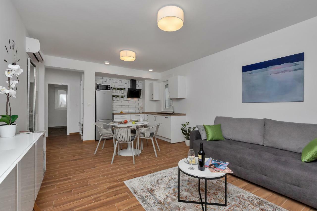 Emilia Lofts Aparthotel Tučepi Εξωτερικό φωτογραφία