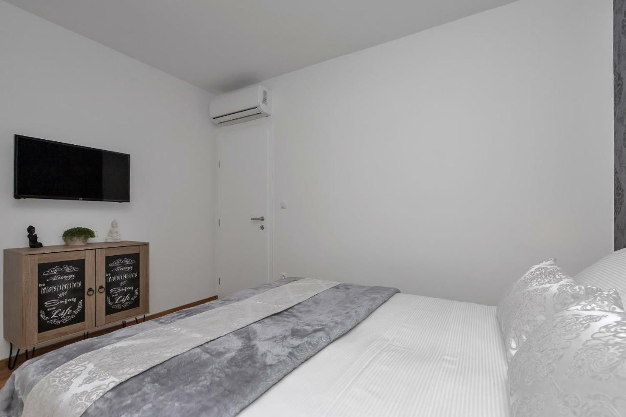 Emilia Lofts Aparthotel Tučepi Εξωτερικό φωτογραφία