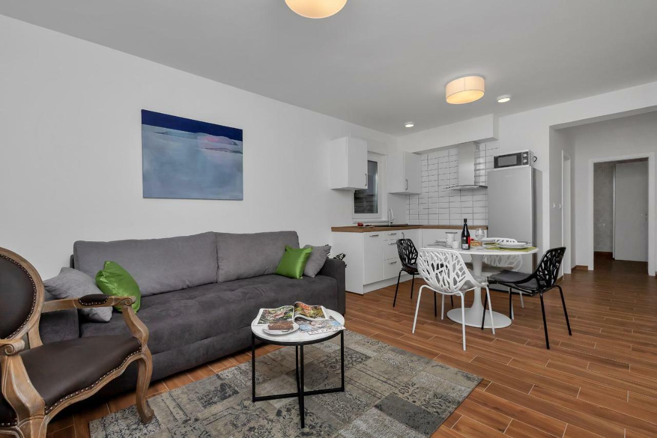 Emilia Lofts Aparthotel Tučepi Εξωτερικό φωτογραφία