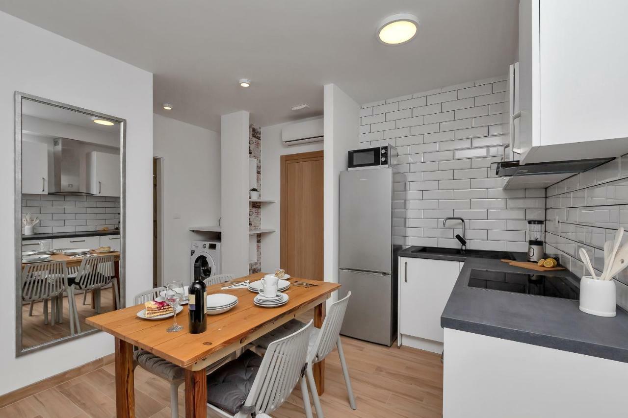 Emilia Lofts Aparthotel Tučepi Εξωτερικό φωτογραφία